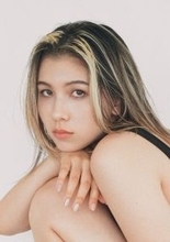 “マルチモデル”長谷川ミラ、一般男性との結婚発表 海辺での密着ショット公開「人生を共に考えられる存在だと思えた」