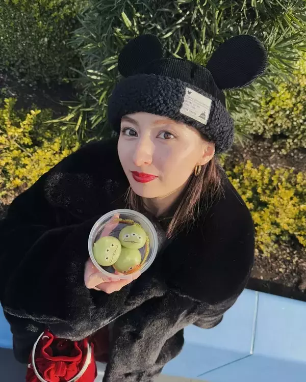 人気インフルエンサーJULIA、第1子妊娠を発表 イケメン夫との密着ショット＆ふっくらお腹披露