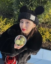 人気インフルエンサーJULIA、第1子妊娠を発表 イケメン夫との密着ショット＆ふっくらお腹披露