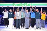 「吉田鋼太郎＆八木莉可子「ファミフェス」ショーに出演 千葉雄喜、曽我部恵一は名曲生歌唱」の画像1