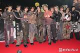 「「日プ新世界」ファイナル、INI登場 トレーナー・仲宗根梨乃と再会でハグ」の画像1