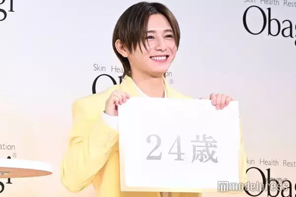 Hey! Say! JUMP山田涼介、肌年齢“24歳”に笑顔溢れる「オバジカラー」イエロースーツが新鮮