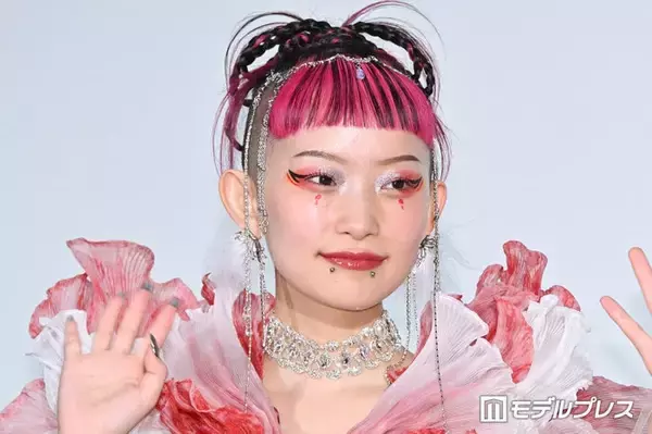 水曜日のカンパネラ・詩羽、メイク動画ですっぴん公開「お肌ツルツルで憧れる」「ギャップが半端ない」と絶賛の声
