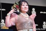 「フォーリンラブ・バービー、細木数子さんに扮した姿公開「眉毛の再現度すごい」「クオリティ高くて二度見した」と反響」の画像1