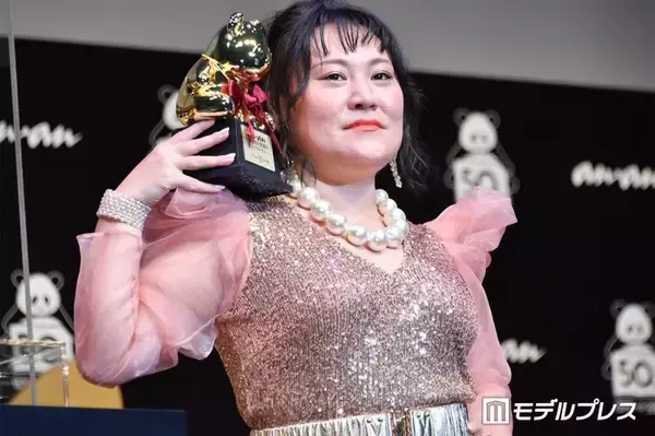 フォーリンラブ・バービー、細木数子さんに扮した姿公開「眉毛の再現度すごい」「クオリティ高くて二度見した」と反響