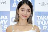 「第1子妊娠中のみちょぱ、美脚際立つプールサイドショット公開「お腹ふっくらしてて尊い」「健康的な美ボディ」の声」の画像1