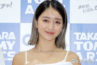 第1子妊娠中のみちょぱ、美脚際立つプールサイドショット公開「お腹ふっくらしてて尊い」「健康的な美ボディ」の声