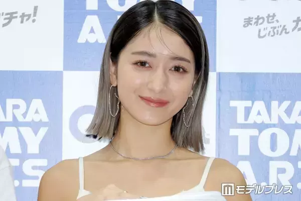 第1子妊娠中のみちょぱ、美脚際立つプールサイドショット公開「お腹ふっくらしてて尊い」「健康的な美ボディ」の声