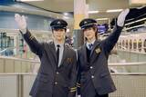 「INI後藤威尊＆佐野雄大、1日駅長に就任 コラボ車両“マジラピ号”に興奮「背筋が伸びていた気がします」」の画像1