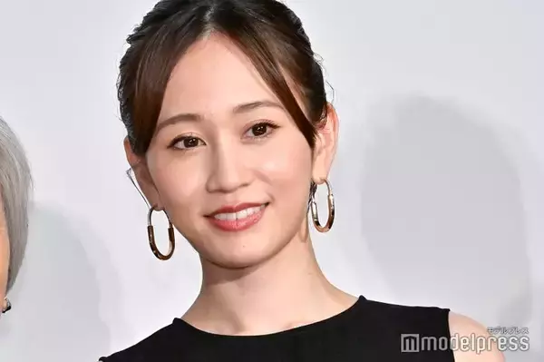 前田敦子、大人の色気漂うオフショル姿公開「思わず二度見」「見惚れた」と反響