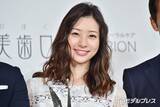 「足立梨花、結婚3周年記念で結婚式ショット公開「美しすぎます」「絵になる」」の画像1