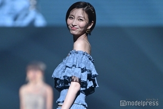 岡崎紗絵、雰囲気ガラリなロングヘア披露「ギャルっぽい」「誰かわからなかった」