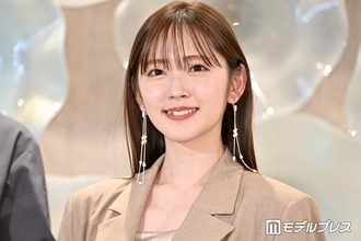 鈴木愛理、雰囲気ガラリのスモーキーメイク＆キャミソール衣装姿公開「クールな雰囲気」「別人級」