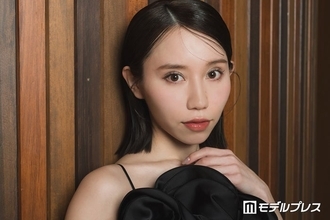 ばんばんざい・みゆ、ミニスカートから美脚スラリ「可愛さが増してる」「透明感レベチ」と反響