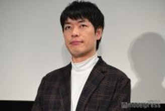 麒麟・川島明、“宮舘涼太推し”妻が作った特注うちわのメッセージに本人反応 Snow Manライブも「ファンクラブで応募」