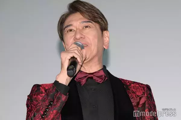 川崎麻世、こだわり抜いた愛車公開「センスの塊」「黒と赤のコントラストが美しい」と反響