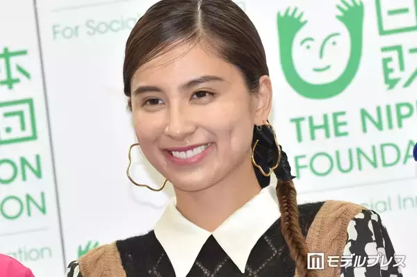 ラブリ、娘とのハグショット公開「美人親子」「口元そっくり」の声