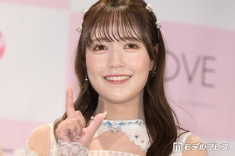 ＝LOVEメンバー、ミニワンピースから美脚スラリ「脚まっすぐで綺麗」「等身バランス神」とファン絶賛