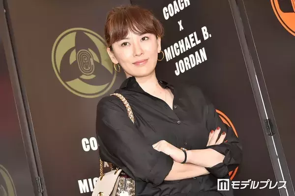鈴木砂羽「腹ペコ帰宅からの」ボリューム満点冷やし中華公開「彩りが綺麗で美味しそう」「盛り付けがおしゃれで素敵」の声