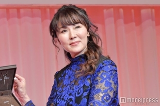 浅野ゆう子、94歳の母親との2ショット披露「素敵なお母様ですね」「お2人とも美しい」などの声