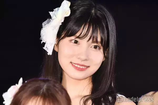 元AKB48メンバー、美脚ライン輝く透け感タイツ×ショーパン姿に熱視線「完璧スタイル」「脚長い」
