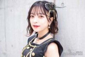 ヘラヘラ三銃士さおりん、美デコルテ際立つベアトップ姿に反響「肌が綺麗すぎる」「レアな髪型可愛い」