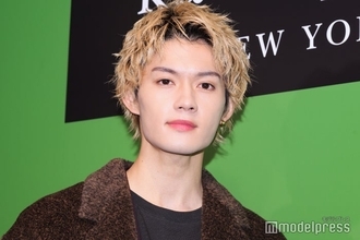 M!LK佐野勇斗、アクスタずらり“実家テレビの上”が話題「衝撃の数」「オタクすぎる」