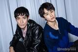 「中島歩＆草川拓弥「今は逆にこっ恥ずかしい」初共演で築いた信頼関係 互いに助けられたこととは【「俺たちバッドバーバーズ」インタビュー】」の画像1