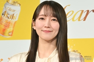 吉岡里帆「日アカ」シースルーノースリドレス姿披露「息を呑む美しさ」「着こなせるのがすごい」と絶賛の声
