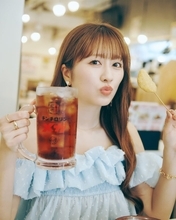 ももクロ佐々木彩夏、30歳の節目に初の単独写真集決定 “もぐもぐあーりん”満載の食旅カットも解禁
