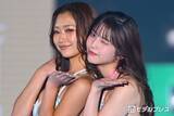 「「日プ女子」秋山愛＆Root mimi黒嵜菜々子、水着姿でランウェイ降臨「スタイル良すぎ」「最強コンビ」と反響続々【関コレ2026A/W】」の画像1