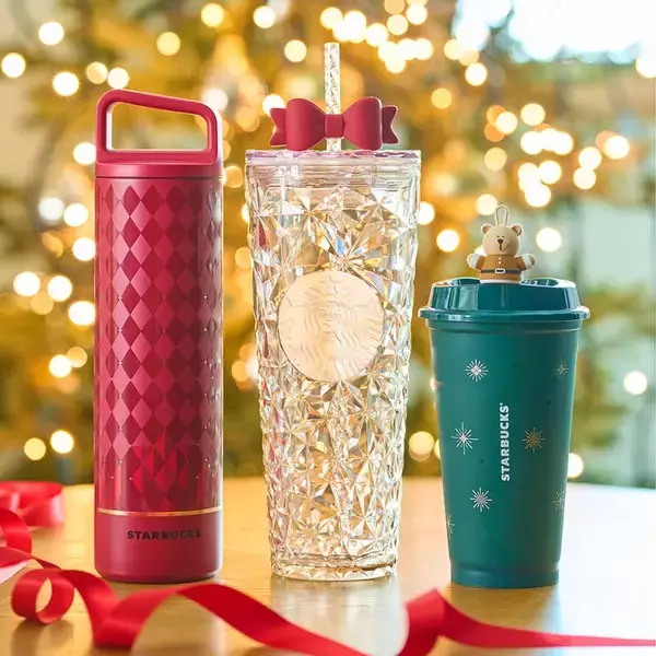 スタバ、ホリデー新作フード＆グッズ発表 “リボン付き”コールドカップタンブラーも登場【一覧】