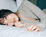 「櫻坂46松田里奈、大人な魅力光るボディスーツ姿 1st写真集先行カット解禁【まつりの時間】」の画像1