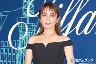矢田亜希子「役ヘアメイク」目の下にクマ描かれたアップショット公開「お肌綺麗すぎる」「クマが描かれてても美人」と反響