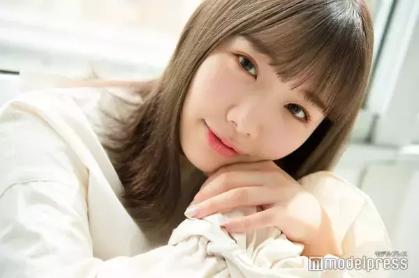 人気YouTuberきりまる「プールも海も10年ぶりくらい」グアムで水着姿＆婚約者との2ショット披露「ひっついてるのラブラブで可愛い」「包容力すごい」の声