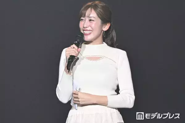 元NHK中川安奈アナ、美ボディライン際立つノースリタイトワンピ姿に絶賛の声「上品な美しさ」「大人の女性の雰囲気が素敵」