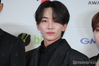 兵役中のSEVENTEENジョンハン、沖縄での写真に反響続々「びっくり」「オーラ溢れてる」