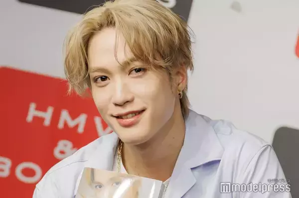 THE RAMPAGE藤原樹、美腹筋際立つ自撮りショットにファン悶絶「バッキバキ」「ギャップたまらない」