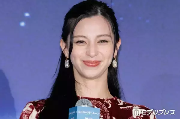 中条あやみ「88歳になったうちのグランマ」祖母との記念ショット公開「優しそうな雰囲気が溢れてる」「満面の笑みで素敵」