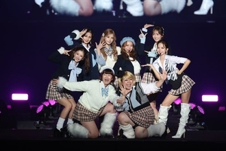 謎の美女グループ「CHANCE GALs」人気芸人と楽曲披露 会場沸く【TGCしずおか2026】