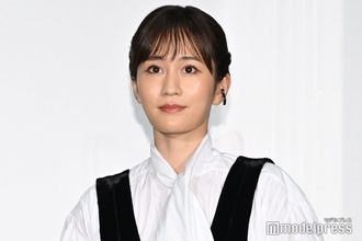 AKB48 20周年記念公演千秋楽、前田敦子「桜の木になろう」独唱で幕開け 高橋みなみ・小嶋陽菜ら1期生との歌唱で歓声＆すすり泣く声も