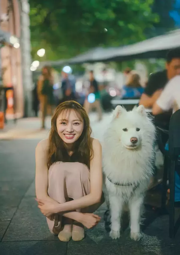 乃木坂46梅澤美波「思わず⼀瞬で虜に」2nd写真集“相性バッチリ”カット解禁【透明な覚悟】