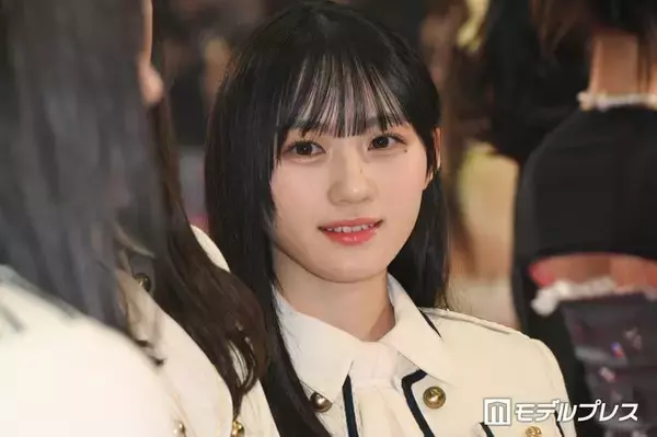乃木坂46川崎桜、オフショル×ミニスカコーデ披露「美しさレベチ」「ツインテール最高」の声