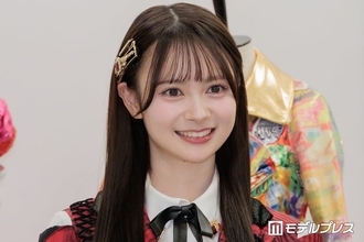 “顔面重要文化財”AKB48センター伊藤百花、美脚際立つミニ丈秋冬コーデ披露「お人形さんみたい」「可愛さが詰まってる」と絶賛の声