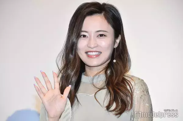 小島瑠璃子、2歳息子とカウンター寿司へ 密着ショットに「お子さんの髪色綺麗」「可愛い親子」と反響