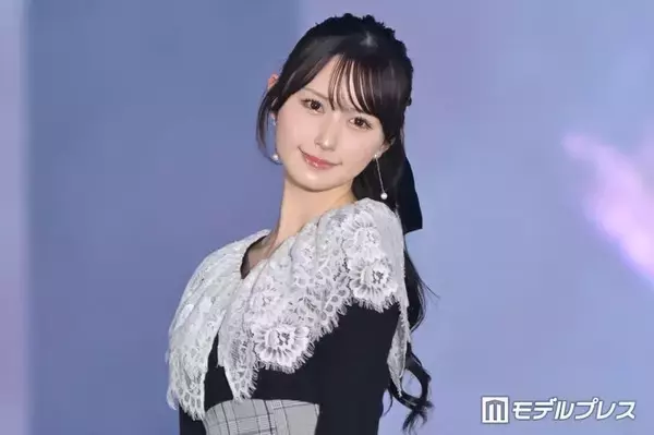 元NMB48メンバー、ミニスカから美脚スラリ 夜桜ショットに反響「彼女感がすごい」「色白でびっくり」
