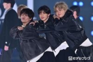 日本初“3兄弟YouTuber”すずしょうと、クール＆わちゃわちゃのギャップランウェイ【関コレ2026S/S】