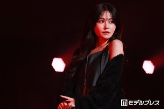 元AKB48メンバー、美デコルテ際立つオフショルワンピ姿公開「エレガント」「透明感がすごい」と反響
