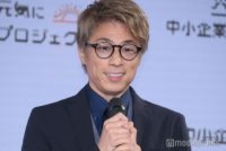 田村淳、娘2人と豪華クリスマスツリー飾り付け「大きくてゴージャス」「娘さん可愛い」と反響