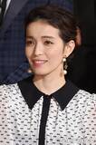 「知念里奈、観劇に訪れた「95歳になるおばあちゃん」とのハグショット公開「お祖母様オシャレ」「素敵なお写真」と反響」の画像1